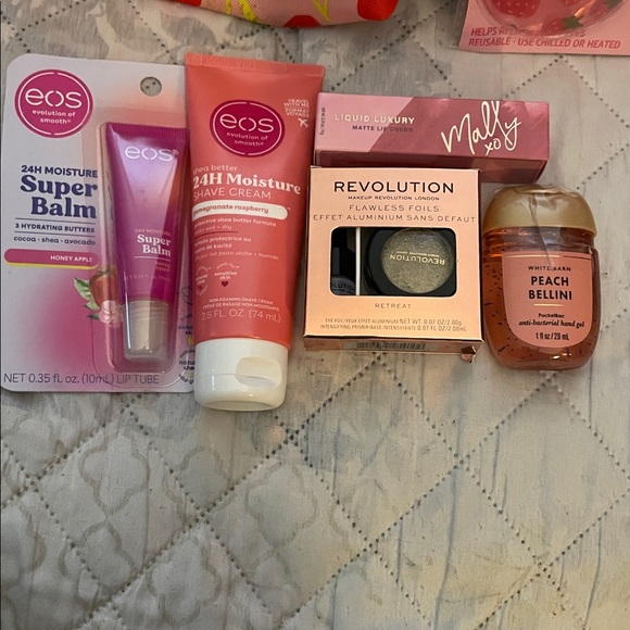 Clinique Beauty Bag 7 Beauty Items - Picture 2 of 7